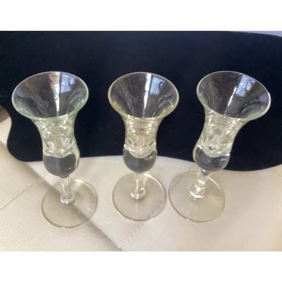 Apertif Cordial Glasses Tulip Stemmed Set of 3 Vintage Barware 6” Tall - Picture 3 of 7